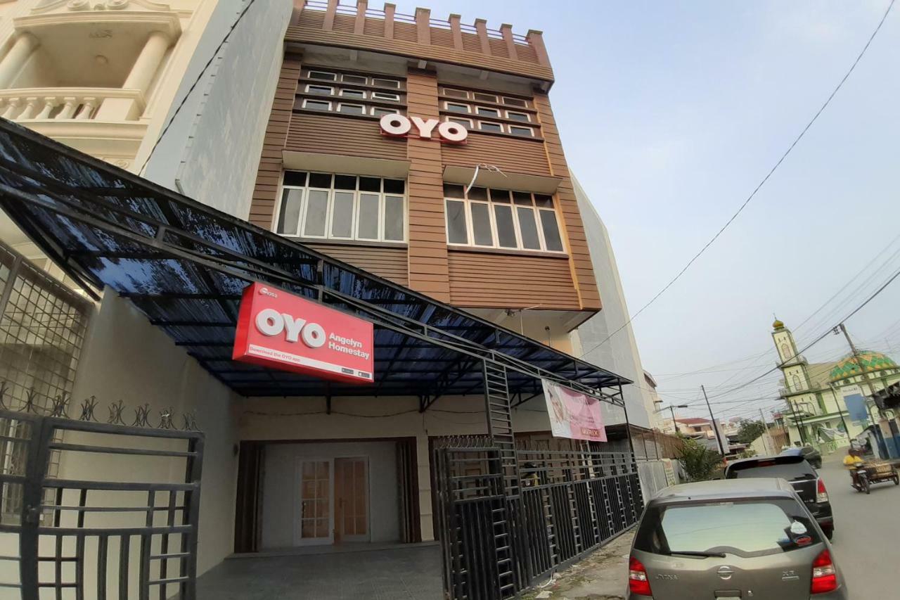 Oyo 1053 Angelyn Home Stay Medan Esterno foto